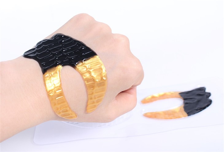 Eye patches for fine lines